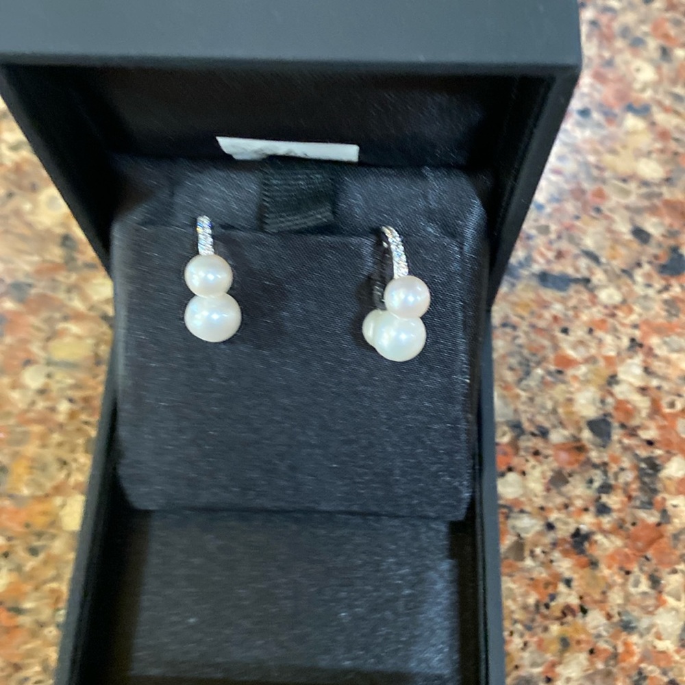 PEARL EARRINGS SAKS 5th. AVENUE